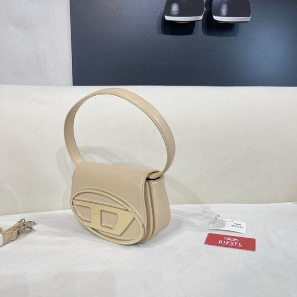 Diesel Cream-Colored Simple Brand Logo Shoulder Bag - Picture 4 of 9